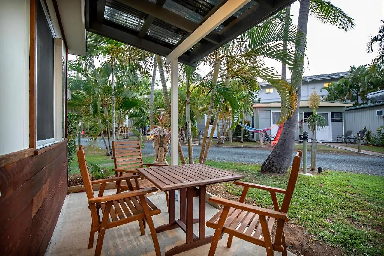 Bush Village Holiday Cabins Airlie Beach Australia