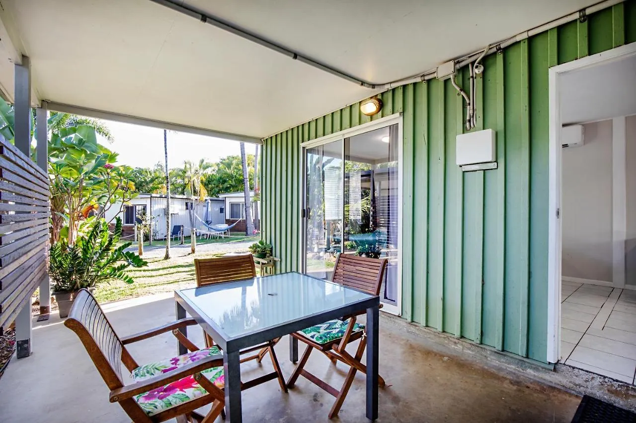Holiday park Bush Village Holiday Cabins Airlie Beach