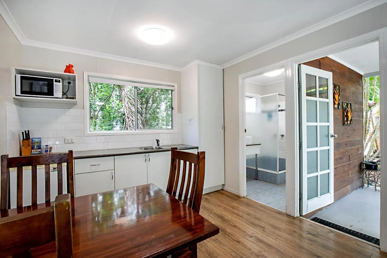 Holiday park Bush Village Holiday Cabins Airlie Beach