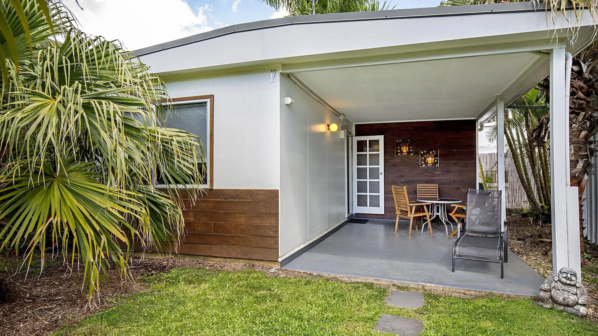 Bush Village Holiday Cabins Airlie Beach Holiday park