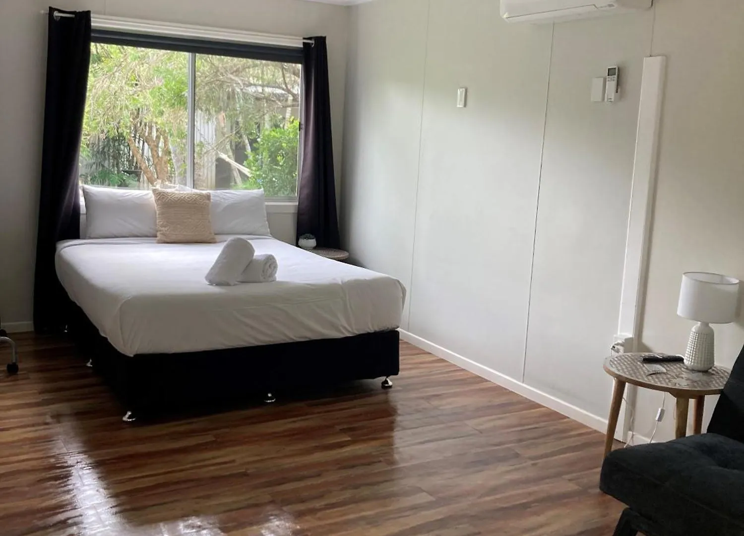 Bush Village Holiday Cabins Airlie Beach Australia