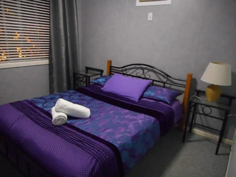 Bush Village Holiday Cabins Airlie Beach Holiday park