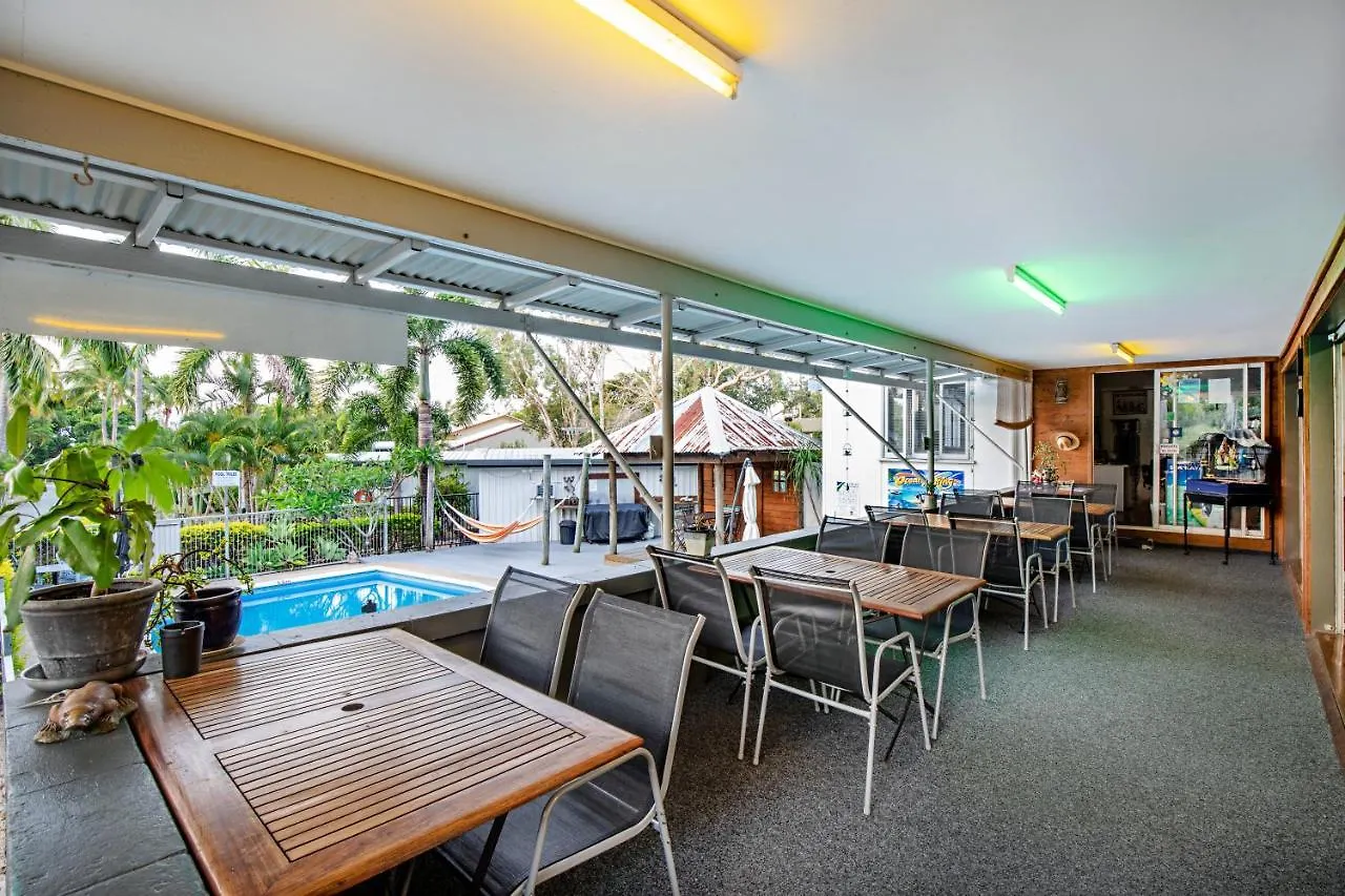 *** Holiday park Bush Village Holiday Cabins Airlie Beach Australia