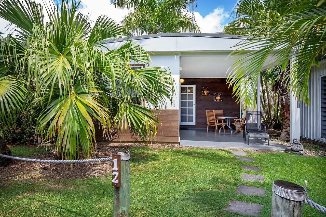 Bush Village Holiday Cabins Airlie Beach Holiday park