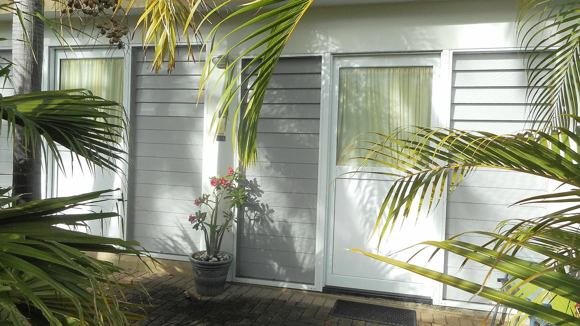 *** Holiday park Bush Village Holiday Cabins Airlie Beach Australia