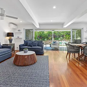 2 Roebellini, 16 Solway Drive - Dog Friendly Tropical Oasis , Sunshine Beach Australia